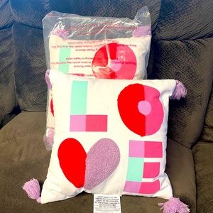 Decorative pillow bundle of 2